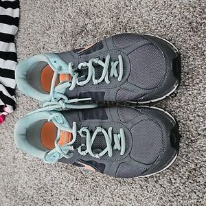 Woman sneakers